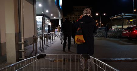 Nocne zakupy w Lidlu: sprawdziliśmy, jak jest. Przed świętami czeka nas kolejkowy horror