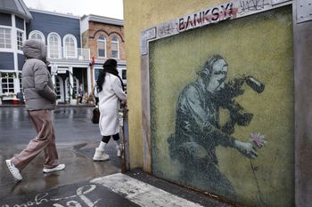 Reuters wskazuje tożsamość Banksy’ego. Prawnik artysty ostrzega