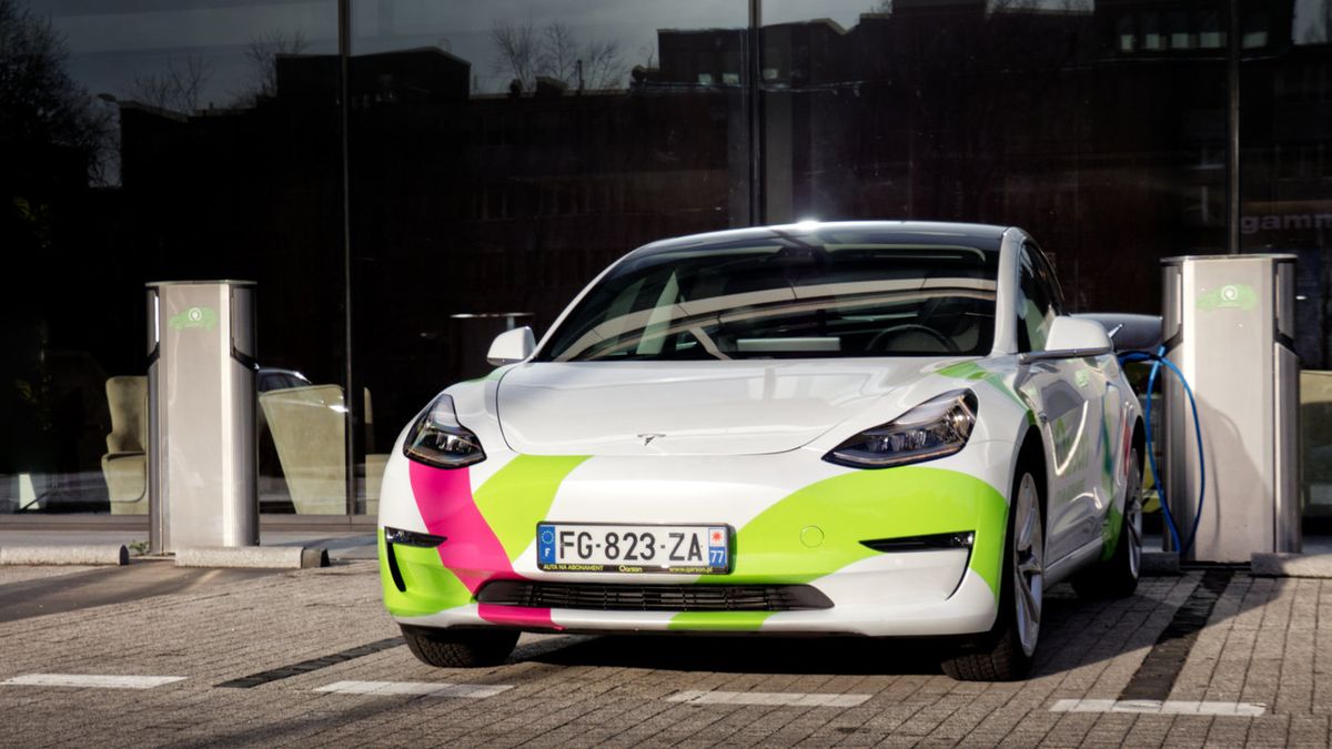 Tesla Model 3 jest naprawdę wydajnym elektrykiem.