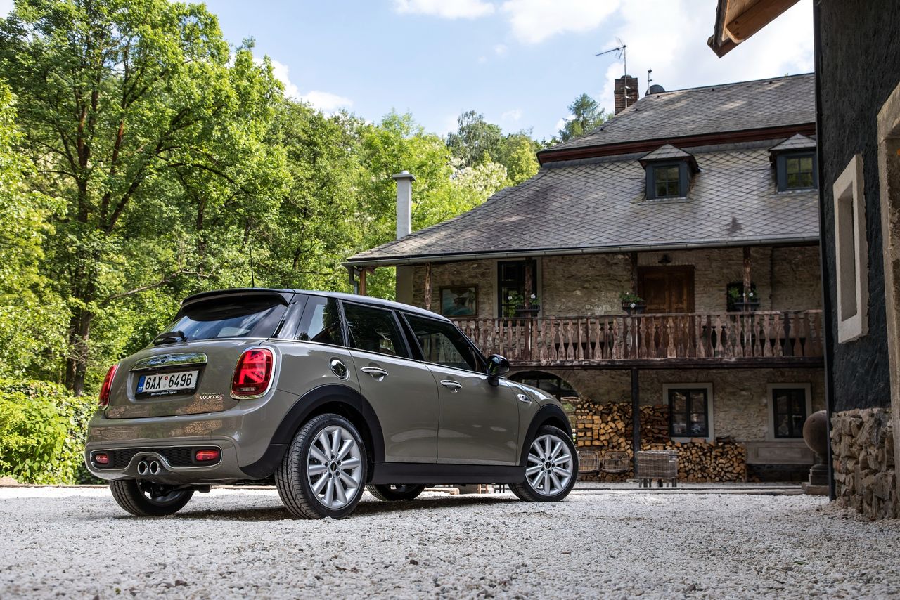 Mini Cooper Hatch, czyli "gokart" nie musi być niepraktyczny