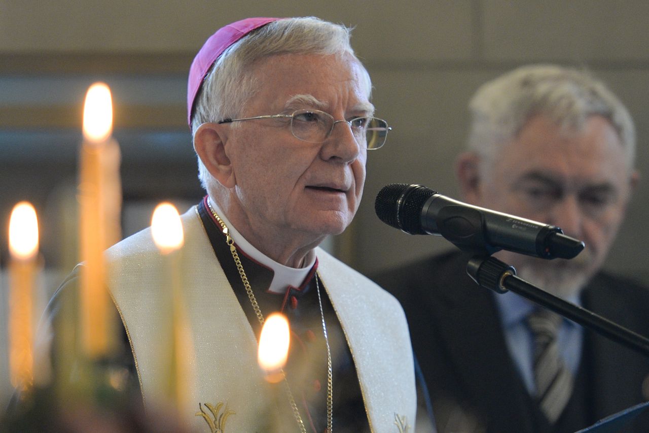 Abp. Marek Jędraszewski i "tęczowa zaraza". Sąd podjął decyzję