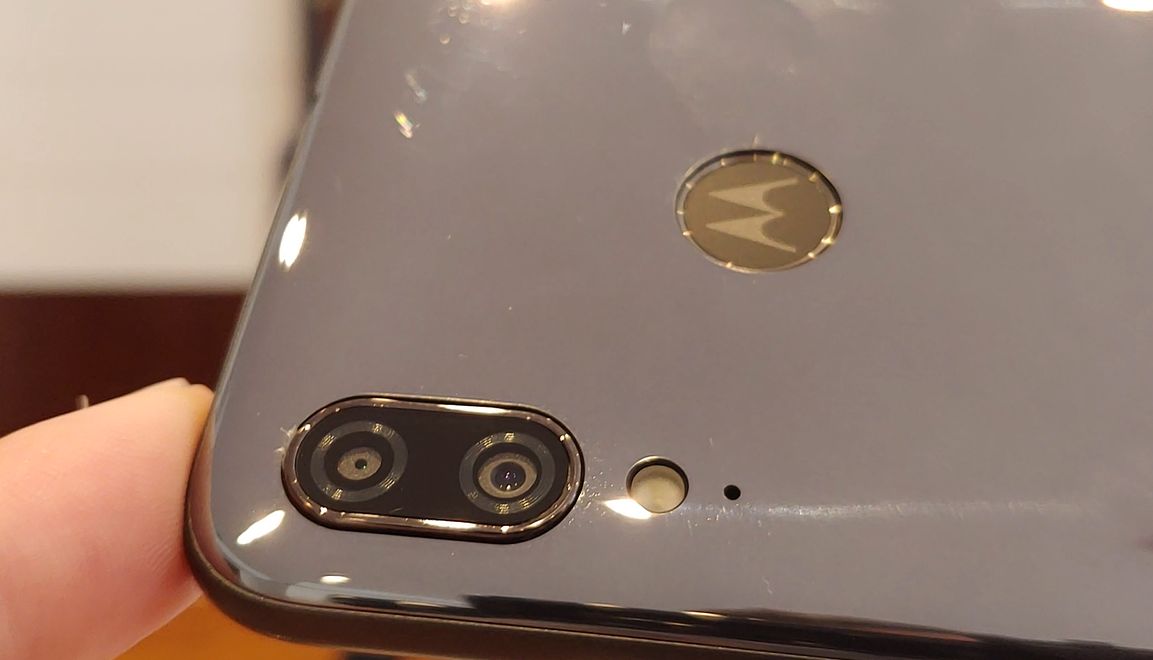 Motorola Moto E6 Plus oficjalnie. Nowy budżetowiec Motoroli 3