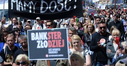 Frankowicze mają dość. Kolejna manifestacja przeszła ulicami Warszawy