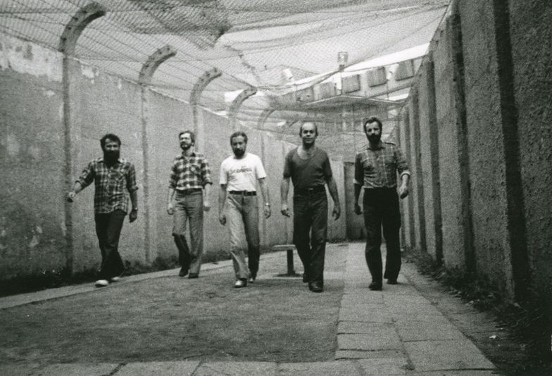 Zasiłki dla opozycjonistów. Dziś ustawa wchodzi w życie