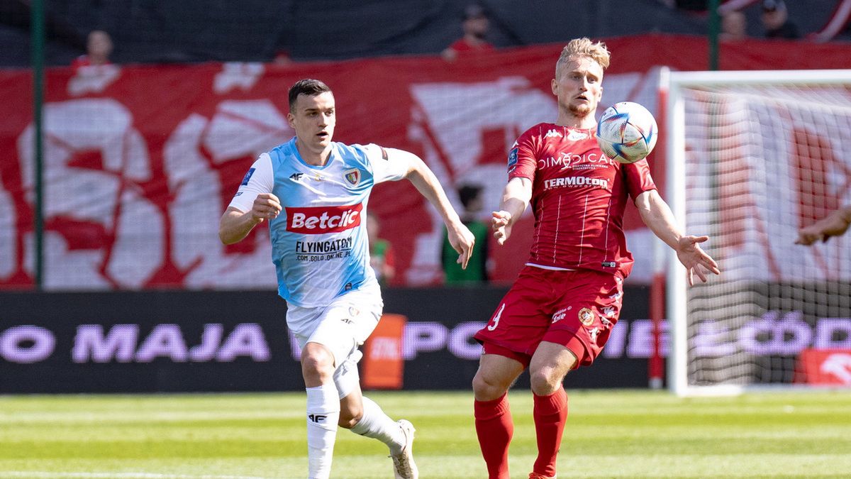 WP SportoweFakty / Paweł Piotrowski / Na zdjęciu: Bartłomiej Pawłowski (z prawej, z piłką)