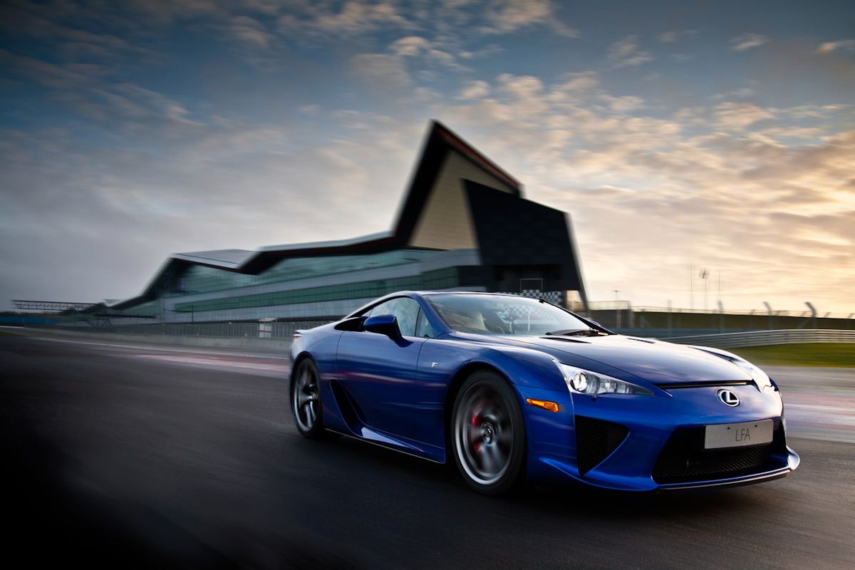 Lexus LFA w Silverstone - konkurs Facebook