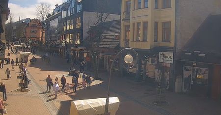 Była 12:36. Widok na Krupówki nie pozostawia wątpliwości