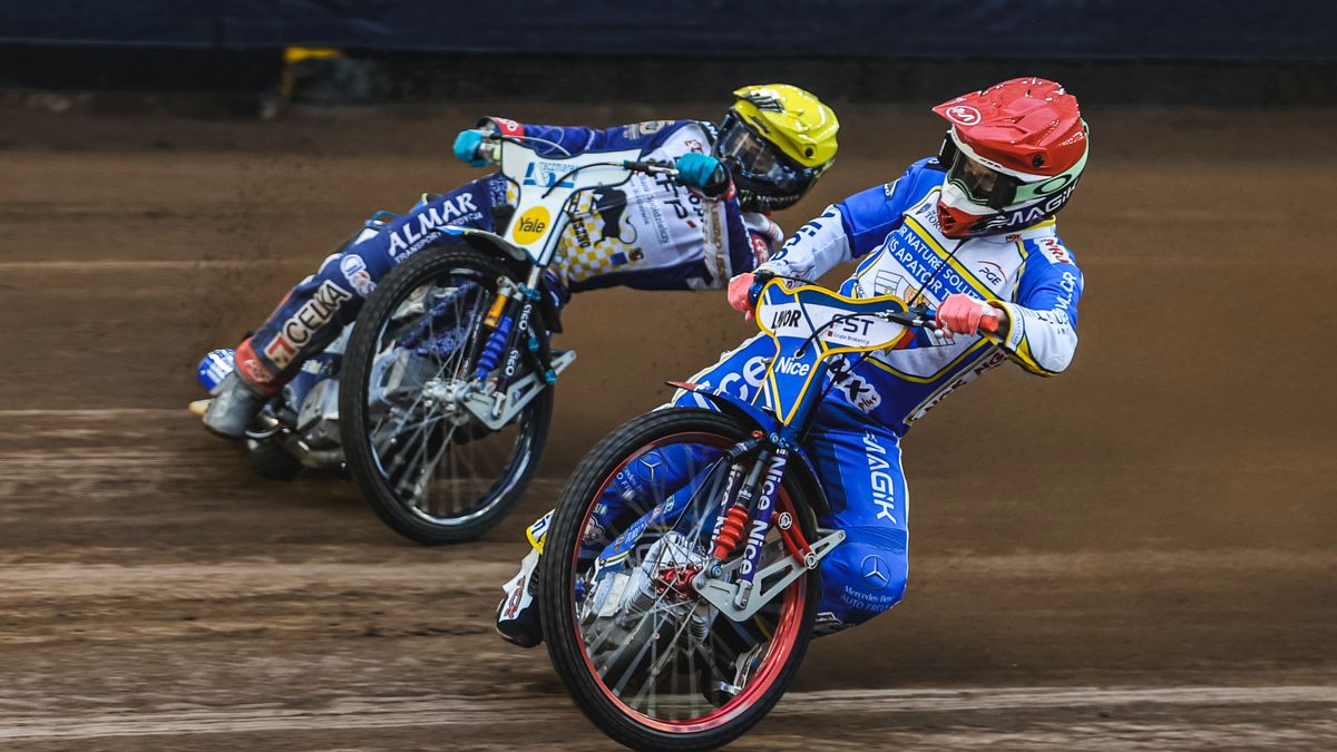 WP SportoweFakty / Julia Podlewska / Na zdjęciu: Emil Sajfutdinow (kask czerwony) i Jaimon Lidsey (żółty)