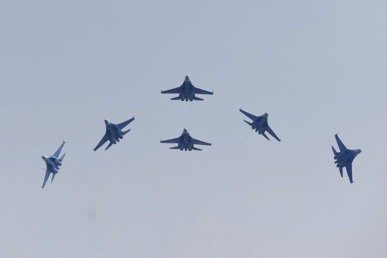 Ukrainian Air Force's another success; Russian Su-35 downed