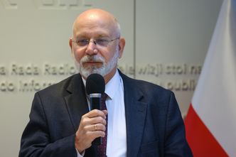 KRRiT zmienia zdanie. Przekaże pieniądze tym dwóm rozgłośniom