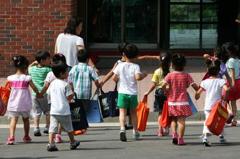 W Korei Płd. rodzi się coraz więcej dzieci. Ekspertka podała przyczyny