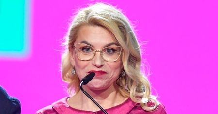 Katarzyna Bonda niedawno się zaręczyła. Tak prezentowała się na gali u boku narzeczonego, którego poznała na RANDCE w CIEMNO (ZDJĘCIA)