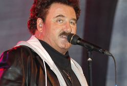 Morze zniczy przy mogile Krawczyka. "Utorowaliśmy drogę do grobu"