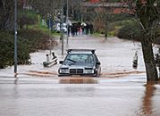 Ubezpieczyciele chcą zwrotu pieniędzy od powodzian