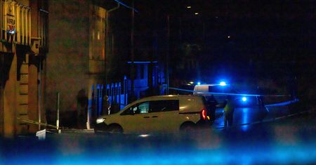 Ruszył na policjantów z nożem. Policjantka wyjęła broń