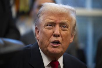 Ujawnili e-maile Epsteina ws. kontaktów Rosjan z Trumpem