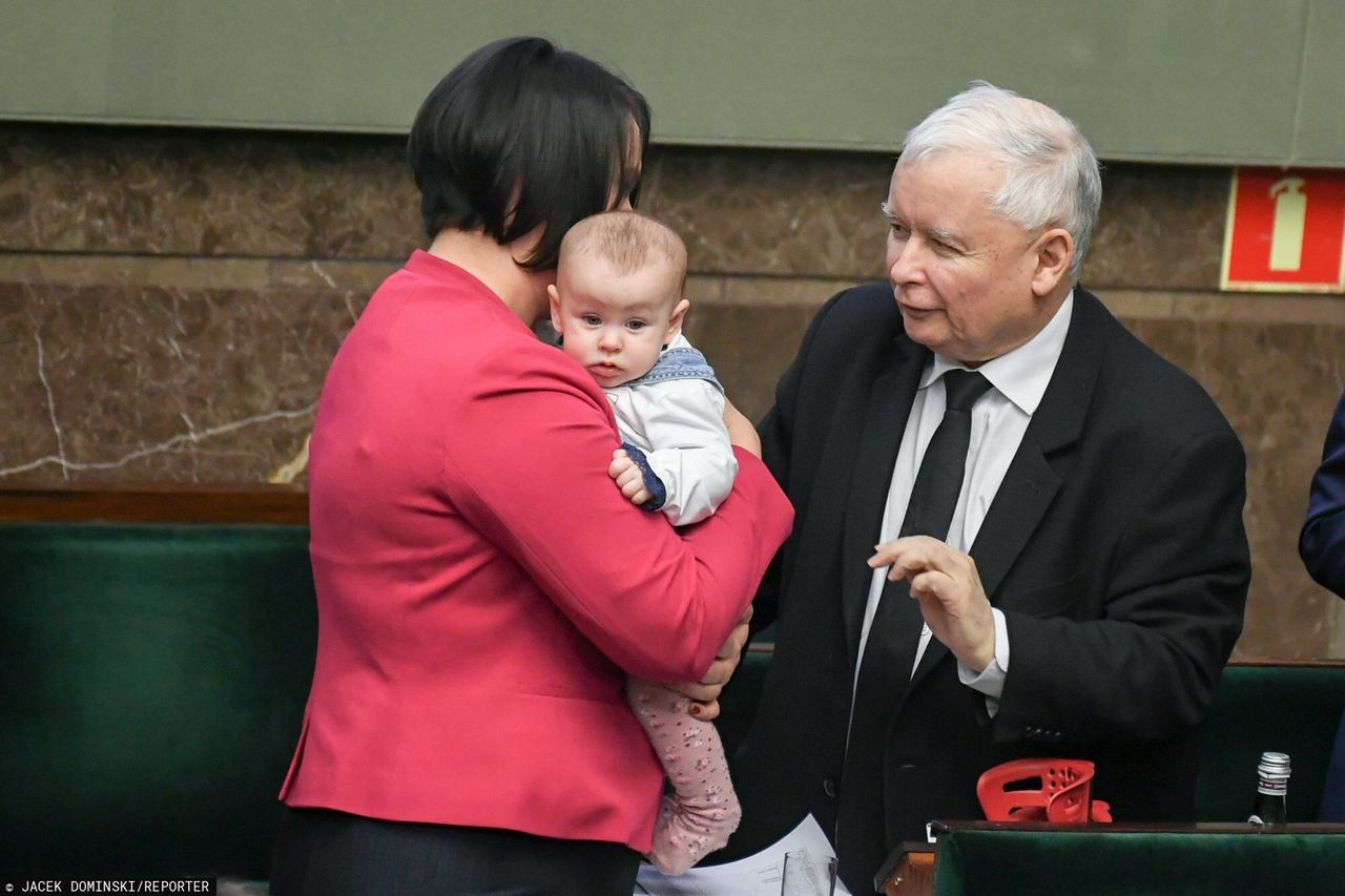 Jarosław Kaczyński i poseł Anna Siarkowska w Sejmie. Grudzień 2019 rok.