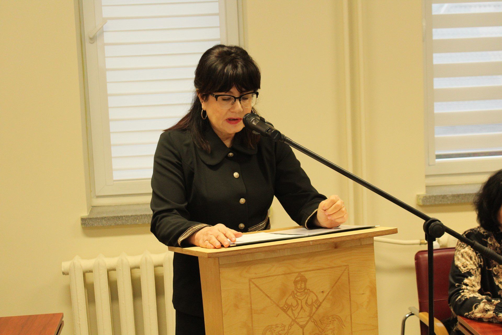 Uroczystą laudację podkreślającą wybitną twórczości Wiesława Myśliwskiego wygłosiła Marzanna Mach radna powiatu sandomierskiego.