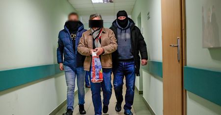 Polsko-niemiecki obywatel zatrzymany w Świętokrzyskiem – grozi mu ekstradycja do USA za łapówki przy gigantycznych kontraktach NATO