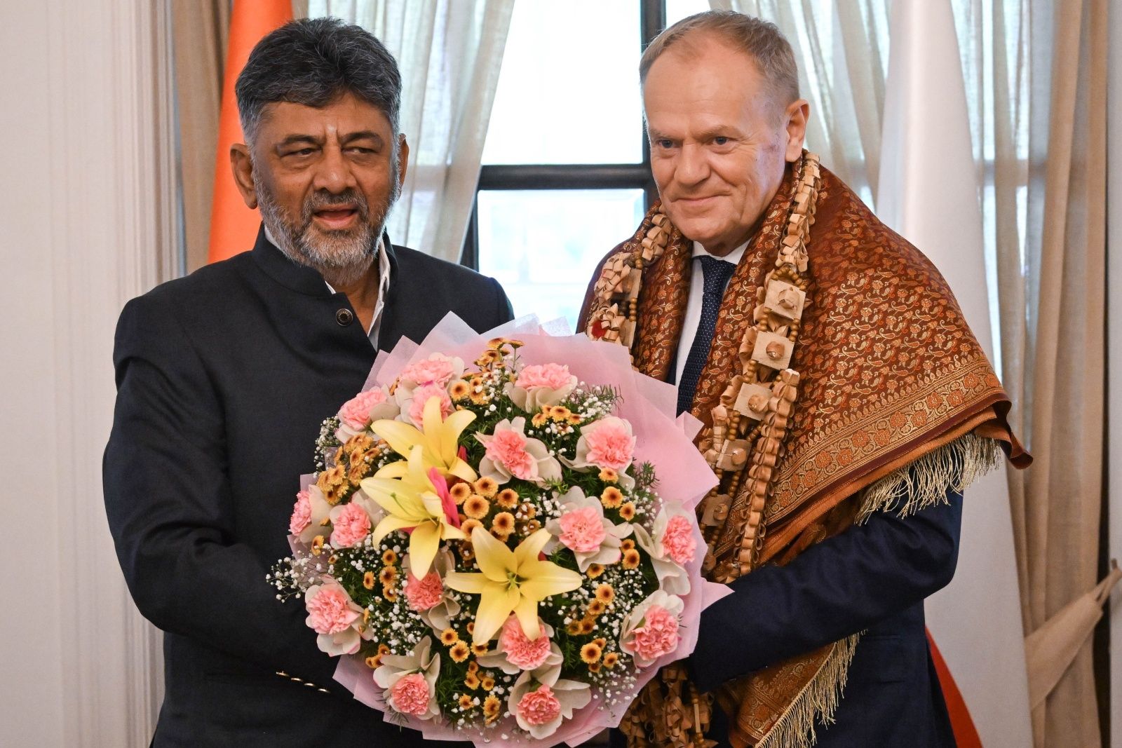 Donald Tusk, Doddalahalli Kempegowda Shivakumar
Radek Pietruszka
chusta, dyplomacja, indie, polityk, polityka, spotkanie, wizyta, zagraniczna