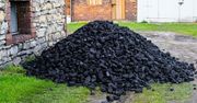 Oferują taką usługę. Tyle kosztuje wrzucenie tony węgla do piwnicy
