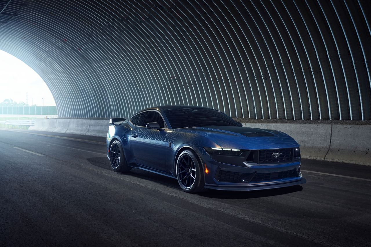 Ford Mustang Dark Horse