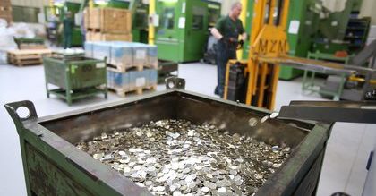Mennica Polska jako jedyna posiada tę technologię. Bije monety także dla innych krajów