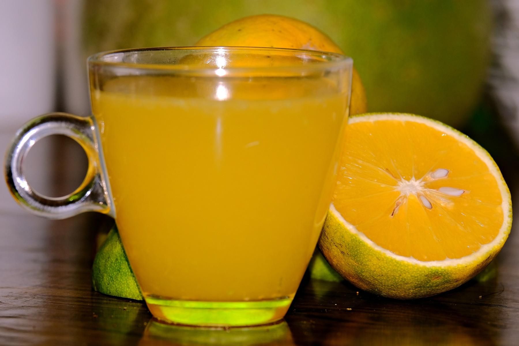 Szklankę soku lepiej zastąpić owocem