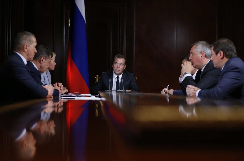 Narada Dmitrija Miedwiediewa z członkami jego gabinetu.