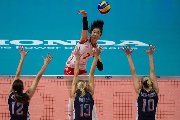 Ting Zhu w ataku (fot. fivb.org)