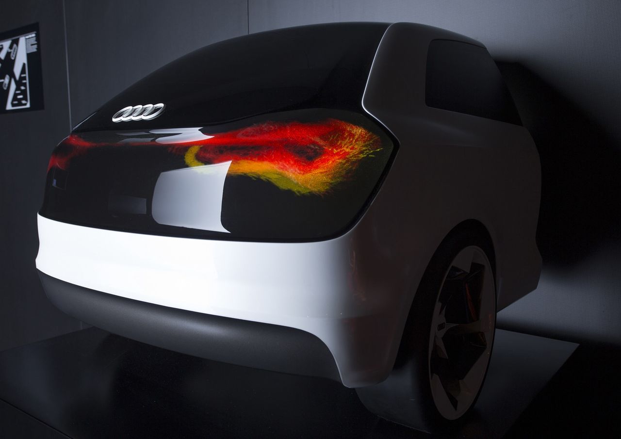 Prototyp Audi ukazujący nowe możliwości przedstawiania świateł samochodu