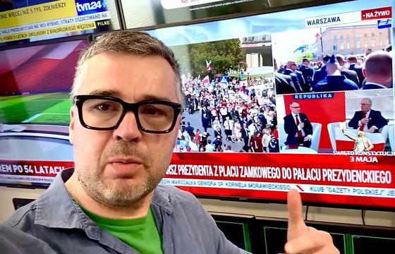 Rachoń zarzucił konkurencji, że nie pokazała w całości święta 3 maja. Dostał ripostę ws. płacenia pracownikom