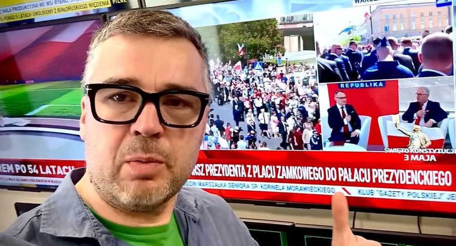 Rachoń zarzucił konkurencji, że nie pokazała w całości święta 3 maja. Dostał ripostę ws. płacenia pracownikom