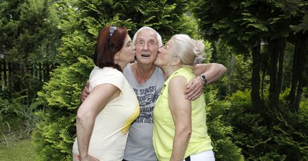 Bez maseczek i dystansu. Seniorzy z "Sanatorium miłości" spotkali się raz jeszcze