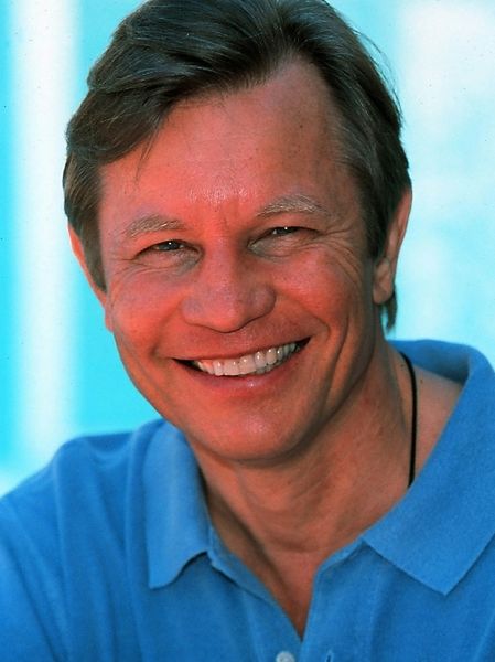 Michael York: wygrywa z chorobą i wraca na ekrany