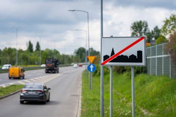 Bezterminowe prawa jazdy do wymiany. Oto kiedy wygasną