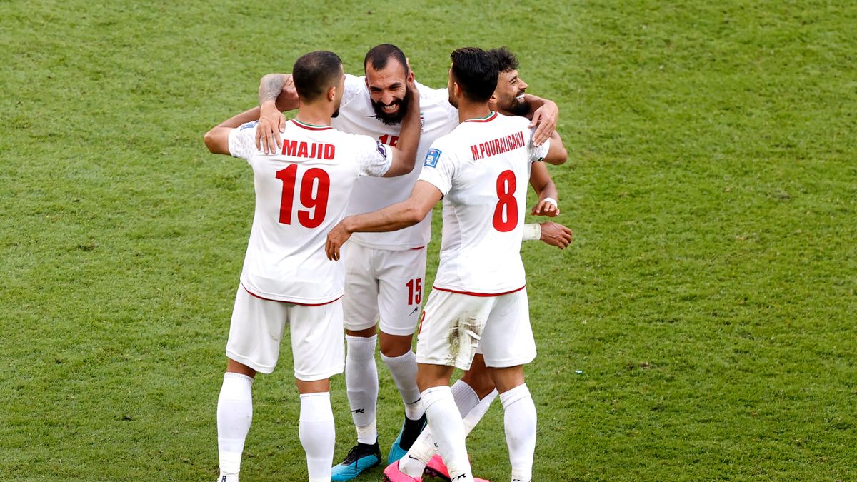 PAP/EPA / Rungroj Yongrit / Na zdjęciu: piłkarze reprezentacji Iranu