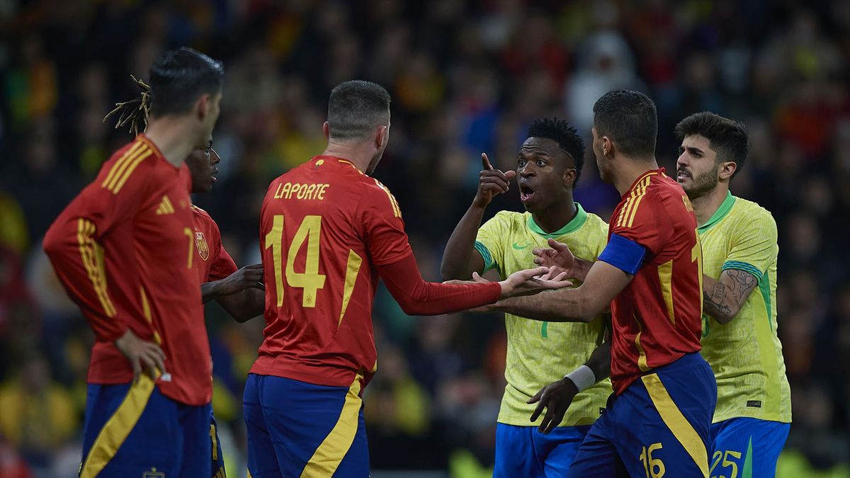 Zdjęcie okładkowe artykułu: Getty Images / Pablo Morano/BSR Agency/Getty Images / Vinicius Junior w starciu z hiszpańskimi piłkarzami.