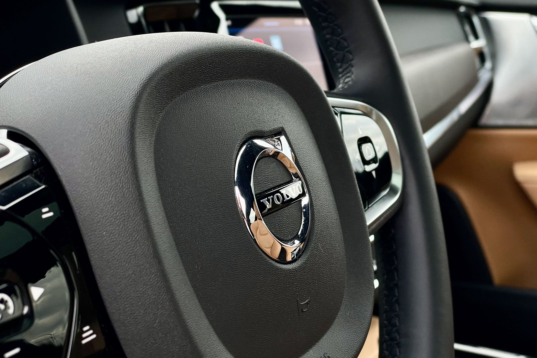 Volvo V90 T8