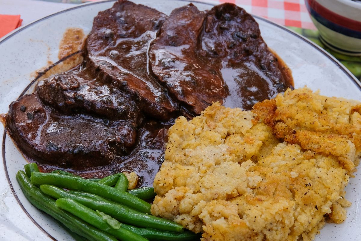 Robię zamiast gulaszu. Mięso tak kruche, iż nie potrzeba noża