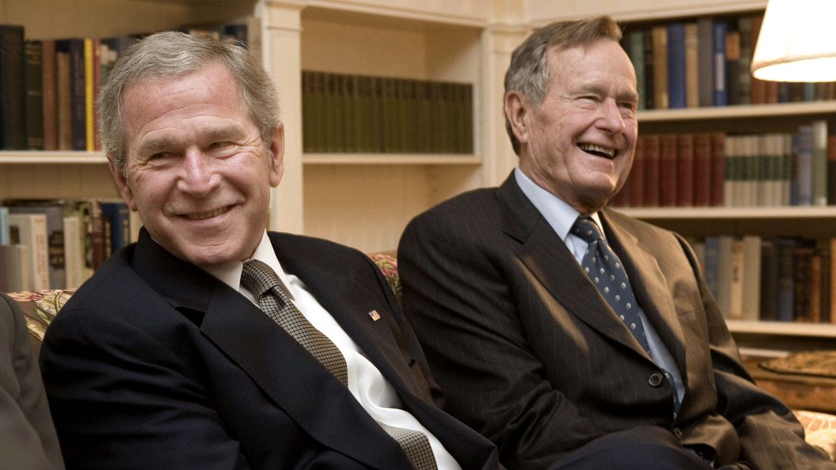 George W. Bush  z ojcem Georgem H.W. Bushem