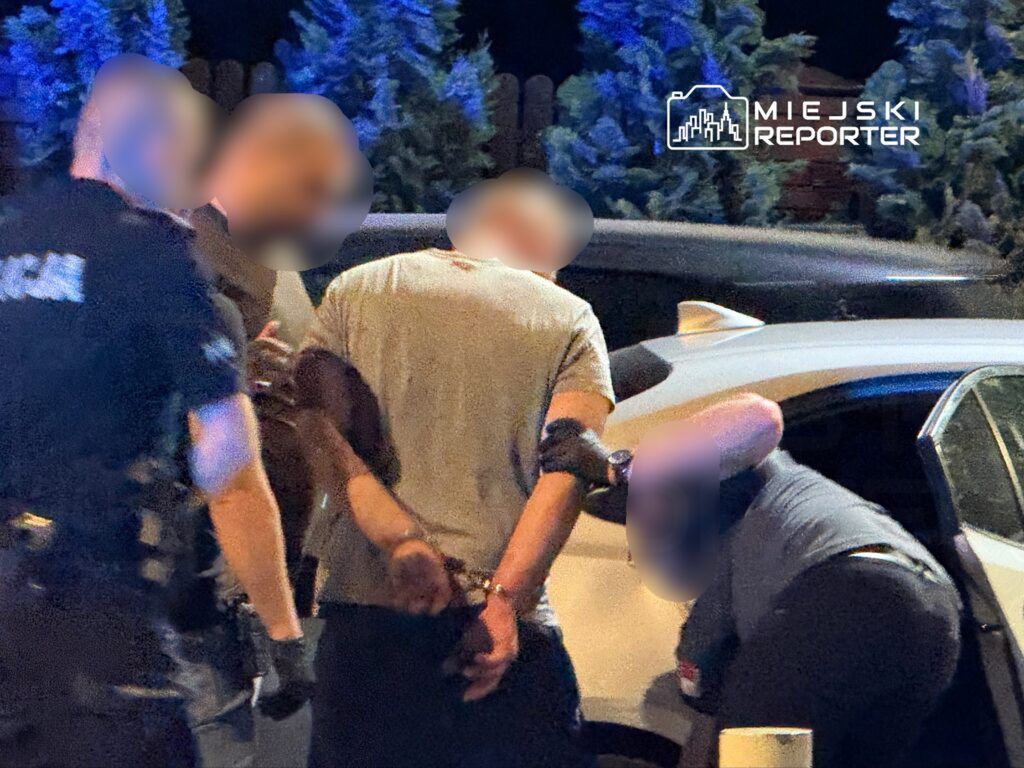 Atak ostrym przedmiotem na Białołęce. Jedna osoba w stanie ciężkim. Dwie osoby do dyspozycji policji