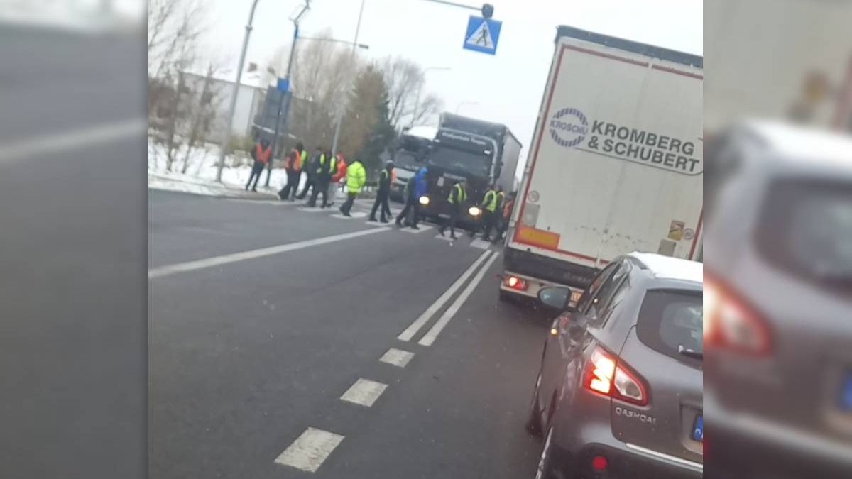 Protest ukraińskich kierowców na drodze krajowej nr 12