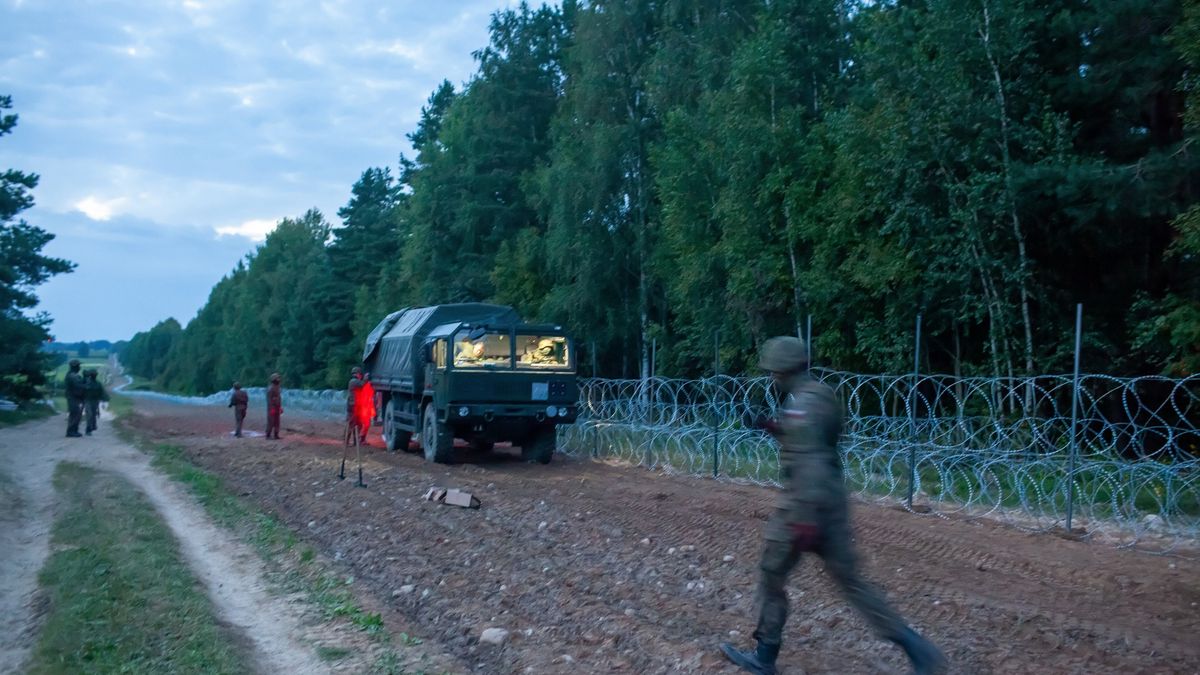 Mur na granicy ma zastąpić dotychczasowy płot, który nie zdaje egzaminu