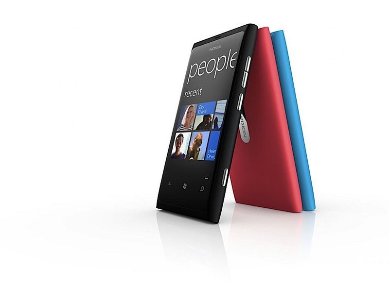 Lumia 800 robi furorę w przedsprzedaży. Czy nowa Nokia to już hit?