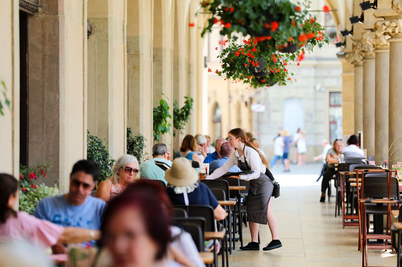 Sezon nie pomógł. Gastronomia tonie w rekordowych długach