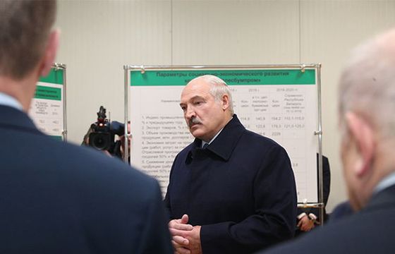 Alaksandr Łukaszenka grozi wyrzuceniem zagranicznych mediów, jeśli „wzywają do majdanu”