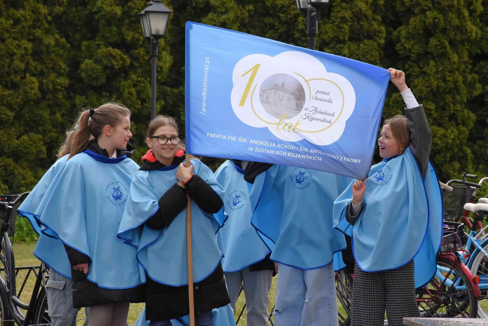 2025-05-17. Piknik Parafialny z okazji obchodów 100-lecia parafii pw. św. Andrzeja Boboli i św. Antoniego z Padwy w Złotnikach Kujawskich
Fot. Dominik Fijałkowski/Polska Press
