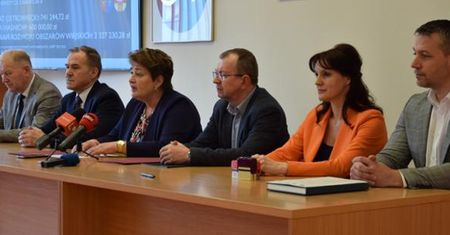 Podpisano umowę na rozbudowę drogi powiatowej