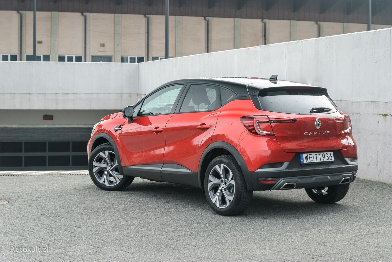 Renault Captur with mild hybrid system.  You will notice that it works right away